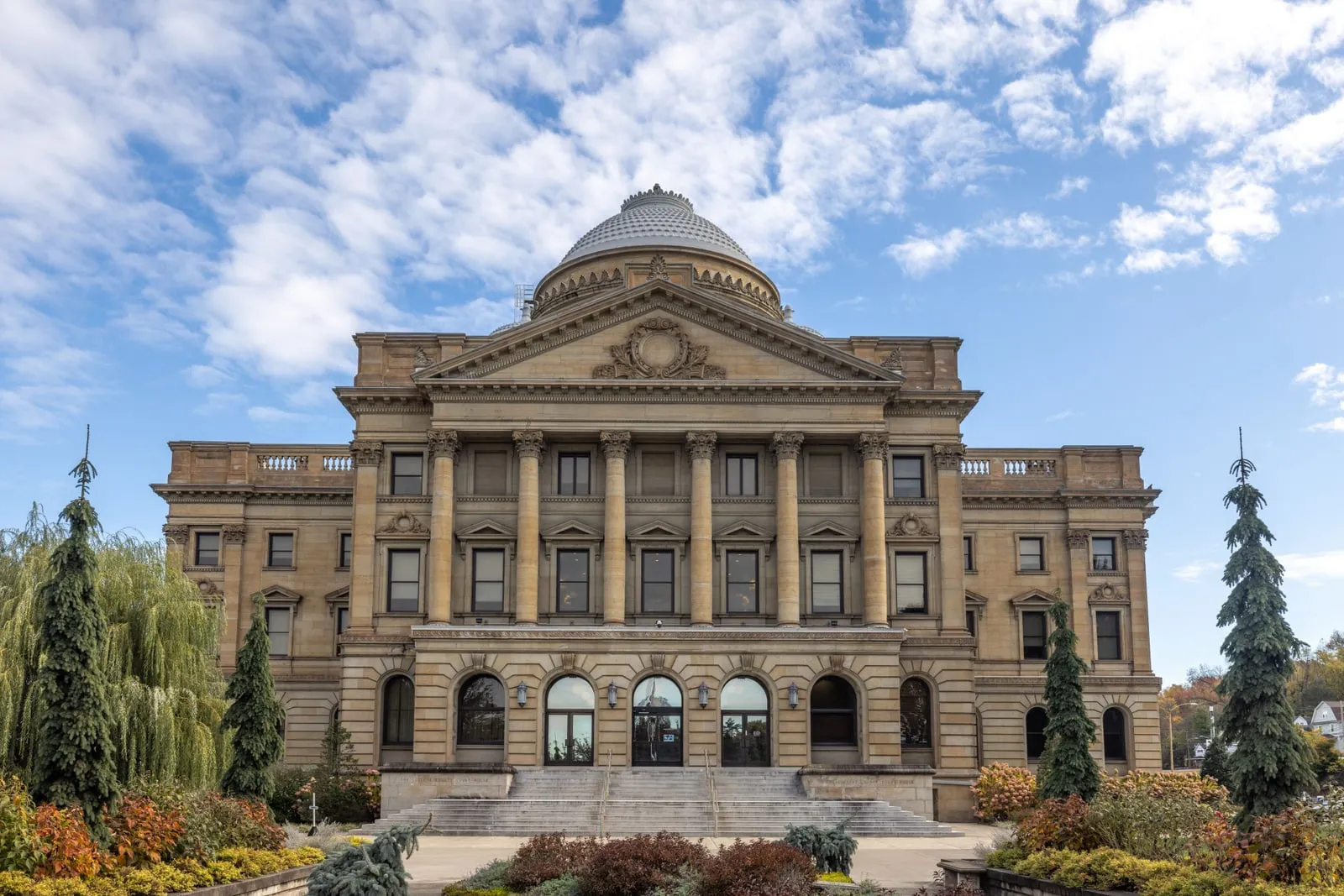 Stone columns at the entrance of a courthouse